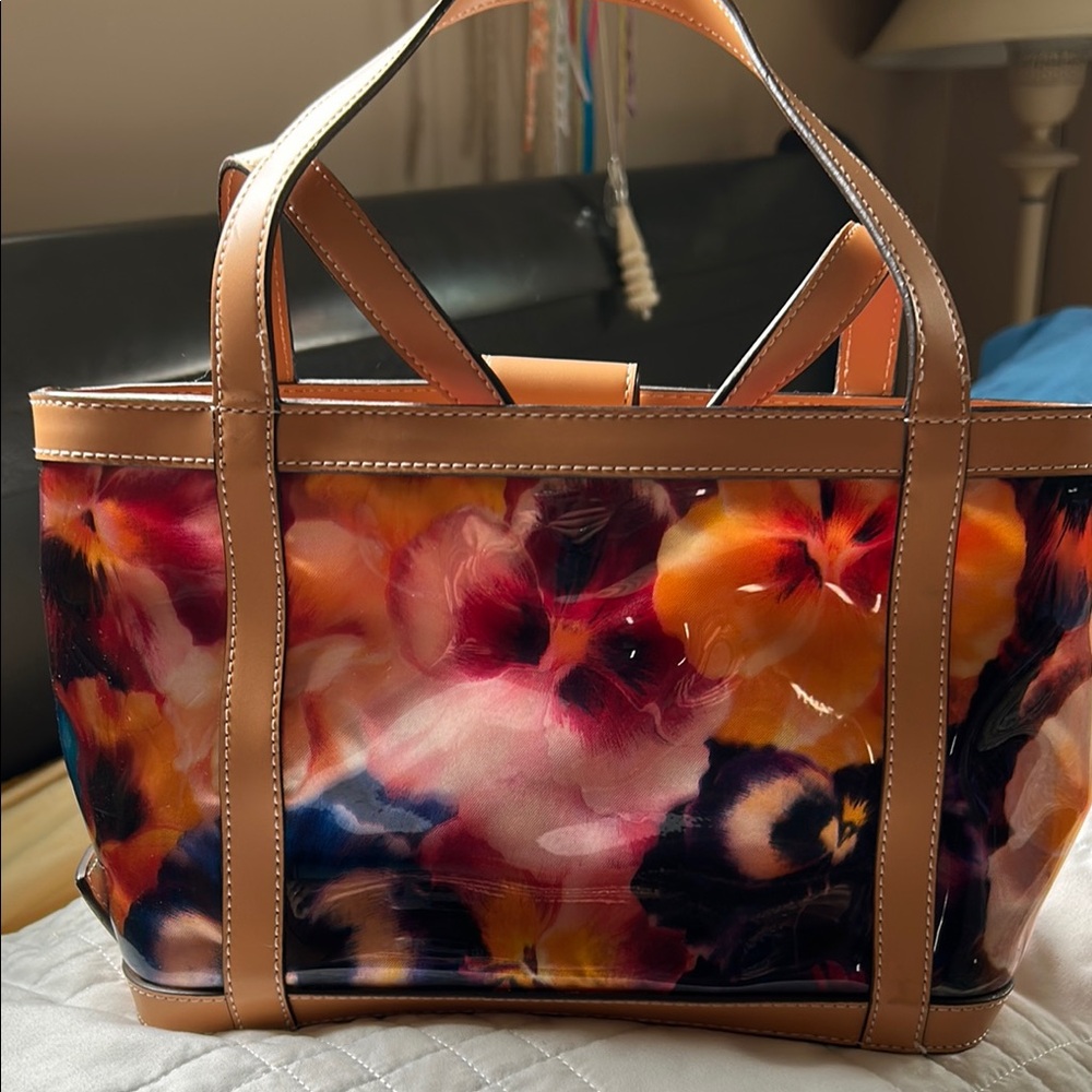 Floral Tote Bag with Tan Accents ,CLEAN